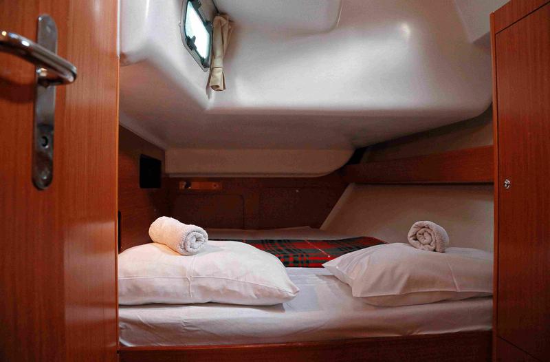 Book yachts online - sailboat - Cyclades 43.4 - Hermes - rent