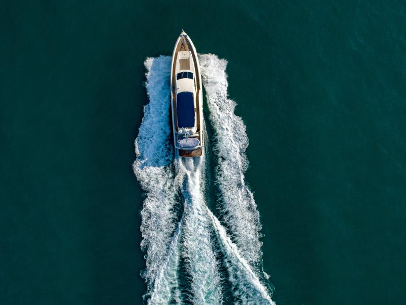 Book yachts online - motorboat - Posillipo Technema 82 - Say Yes - rent