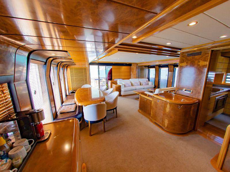 Book yachts online - motorboat - Posillipo Technema 82 - Say Yes - rent