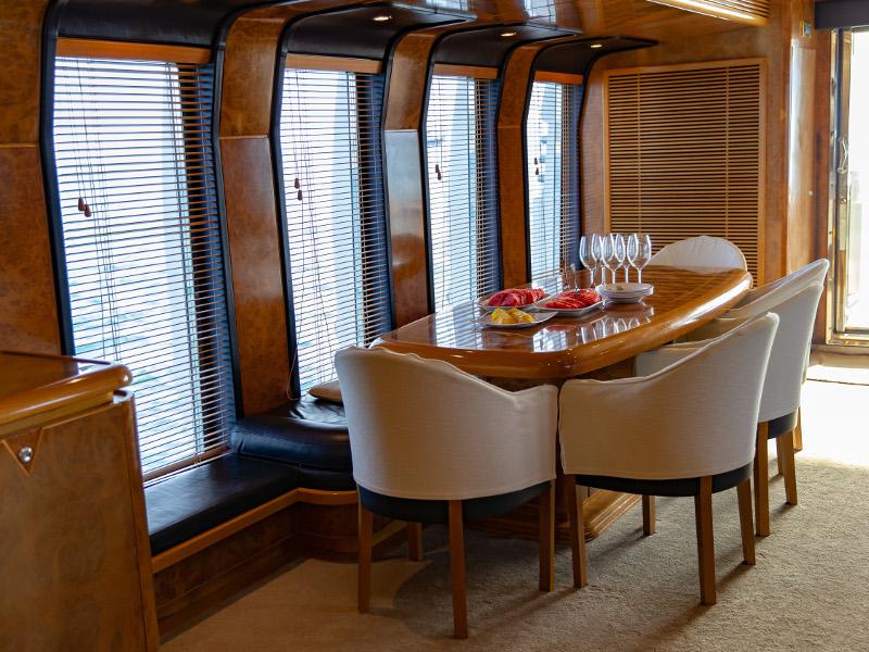 Book yachts online - motorboat - Posillipo Technema 82 - Say Yes - rent