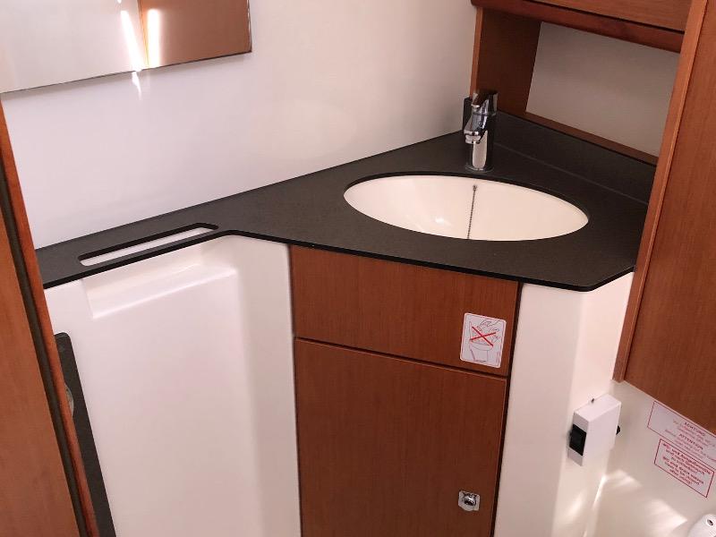 Book yachts online - sailboat - Bavaria Cruiser 46 - H2O - rent