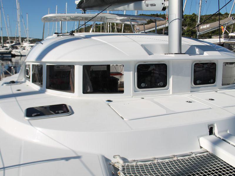 Book yachts online - catamaran - Lagoon 380 - mr. t - rent