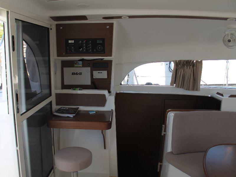 Book yachts online - catamaran - Lagoon 380 - mr. t - rent