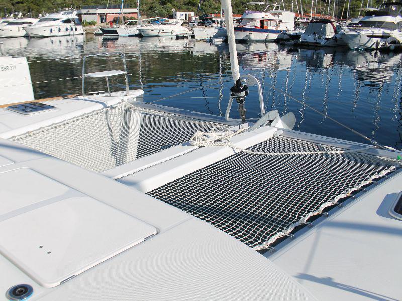 Book yachts online - catamaran - Lagoon 380 - mr. t - rent