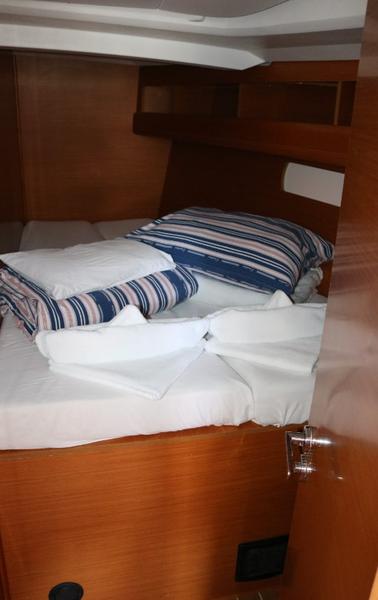 Book yachts online - sailboat - Sun Odyssey 469 - Nomia - rent