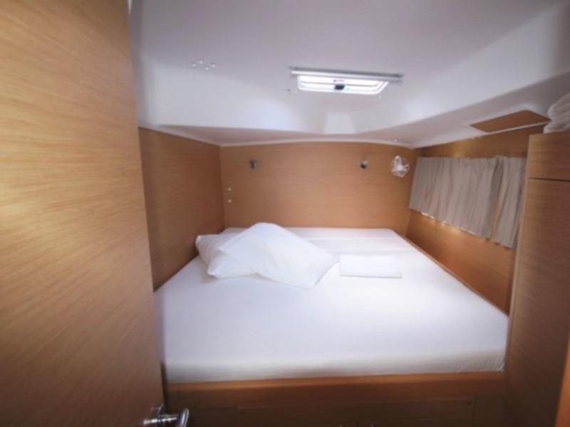 Book yachts online - catamaran - Lagoon 380 - Isaphil - rent