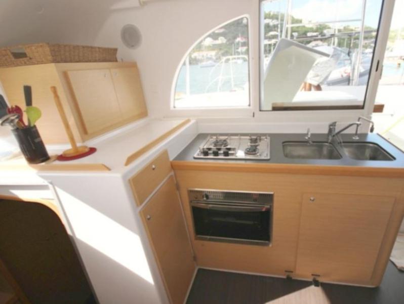 Book yachts online - catamaran - Lagoon 380 - Isaphil - rent