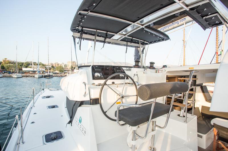 Book yachts online - catamaran - Lagoon 42 - Hydra X - rent