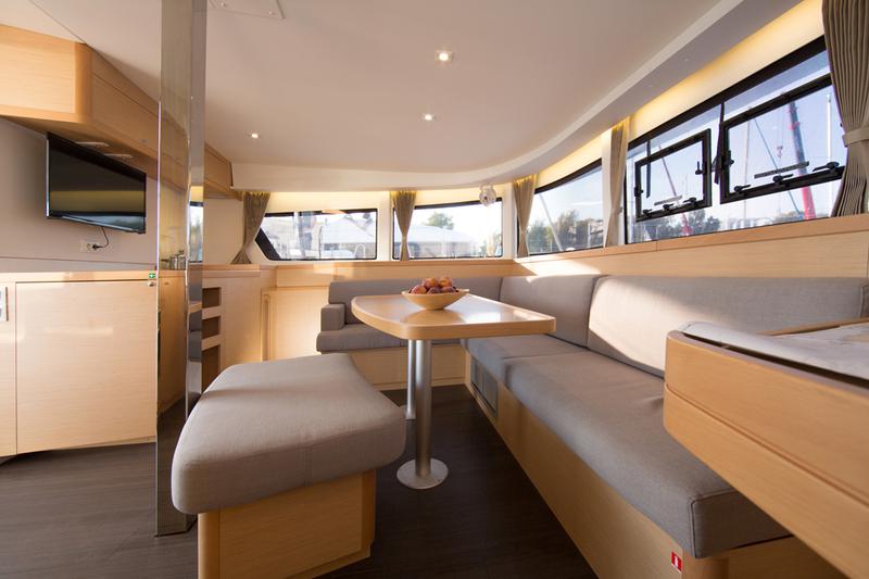 Book yachts online - catamaran - Lagoon 42 - Hydra X - rent