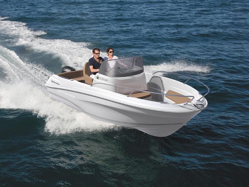 Book yachts online - motorboat - Cap Camarat 5.5 WA S2 - Pinot - rent