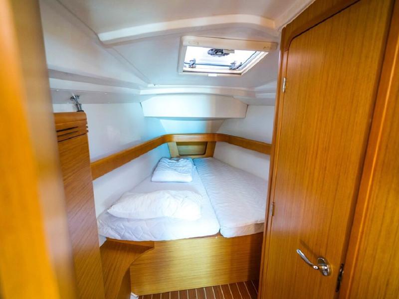 Book yachts online - sailboat - Sun Odyssey 42 i - Deneb - rent