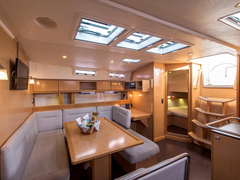 Book yachts online - sailboat - Bavaria 45 Cruiser - Airen - rent