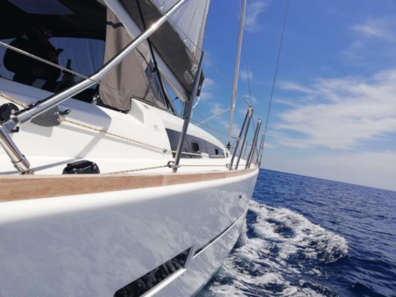 Book yachts online - sailboat - Dufour 460 Grand Large - Elizabeth - rent