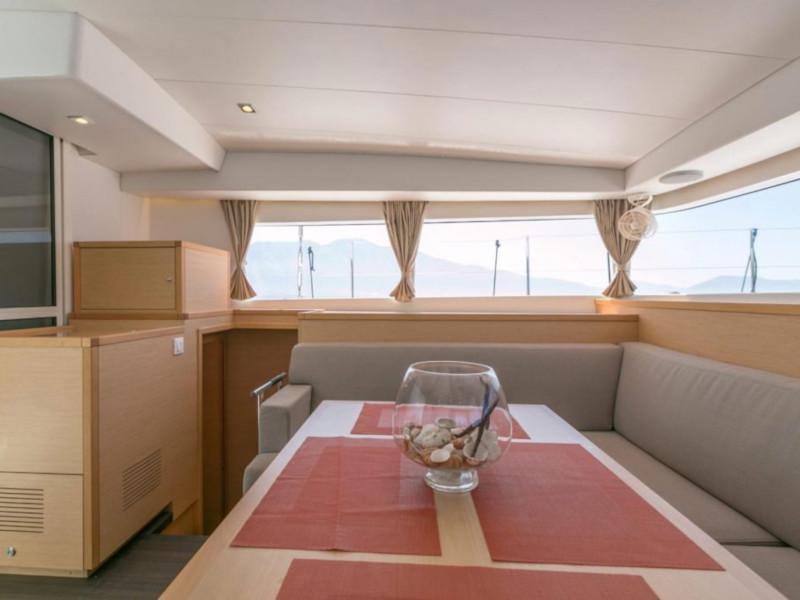 Book yachts online - catamaran - Lagoon 400 S2 - Armonia - rent