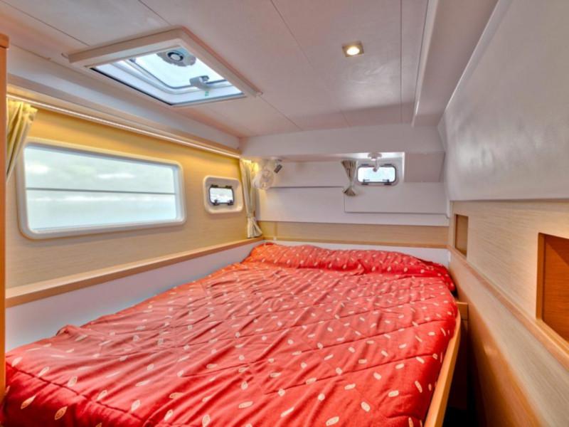 Book yachts online - catamaran - Lagoon 400 S2 - Armonia - rent