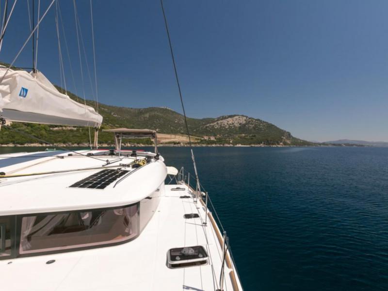 Book yachts online - catamaran - Lagoon 400 S2 - Armonia - rent