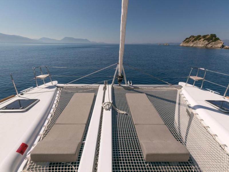 Book yachts online - catamaran - Lagoon 400 S2 - Armonia - rent