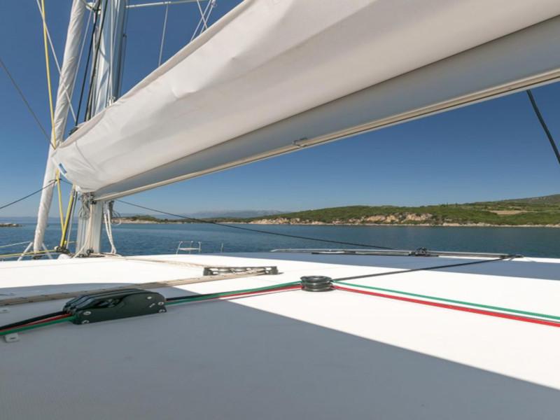 Book yachts online - catamaran - Lagoon 400 S2 - Armonia - rent