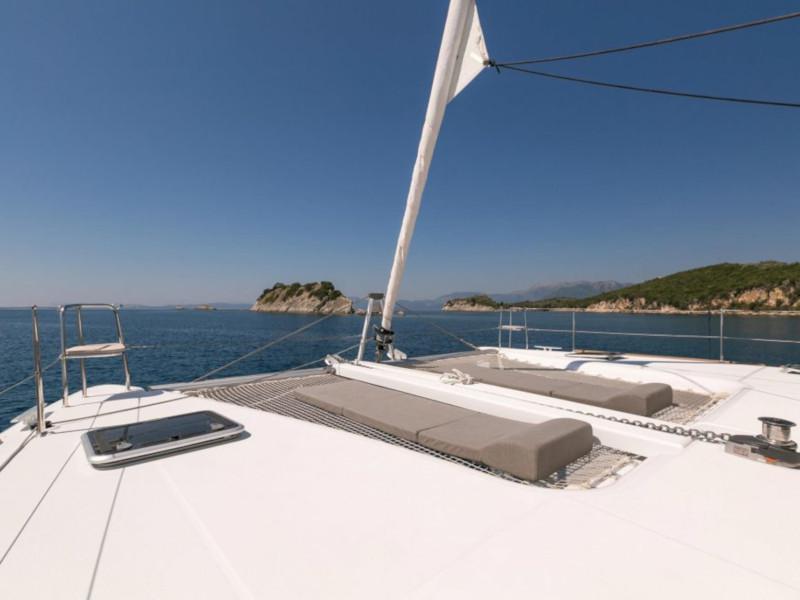 Book yachts online - catamaran - Lagoon 400 S2 - Armonia - rent