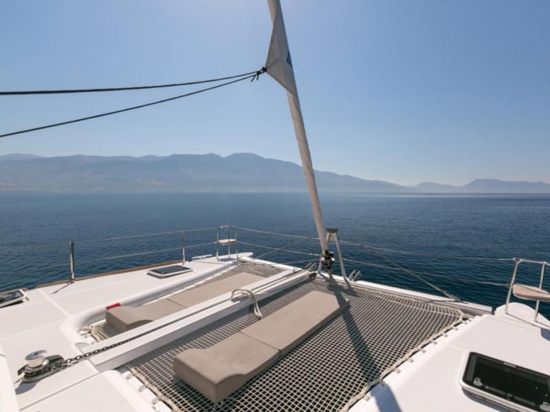 Book yachts online - catamaran - Lagoon 400 S2 - Armonia - rent