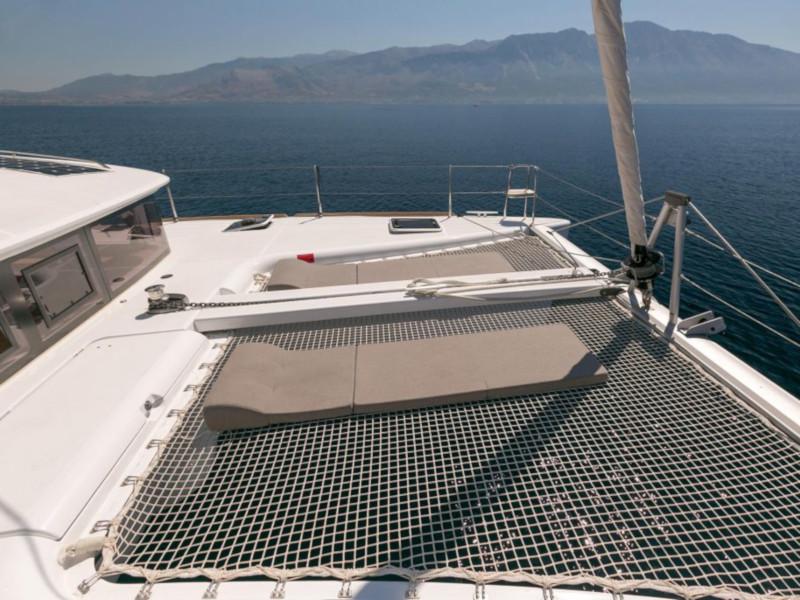 Book yachts online - catamaran - Lagoon 400 S2 - Armonia - rent