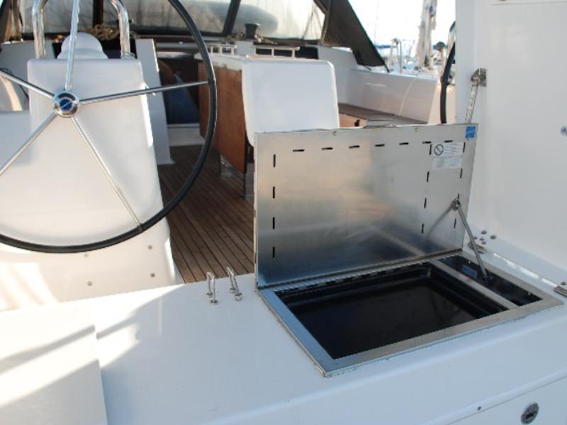 Book yachts online - sailboat - Dufour 460 Grand Large - Esmeralda - rent