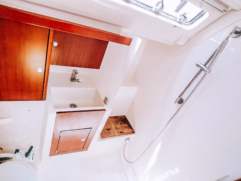 Book yachts online - sailboat - Hanse 375 - Laska - rent