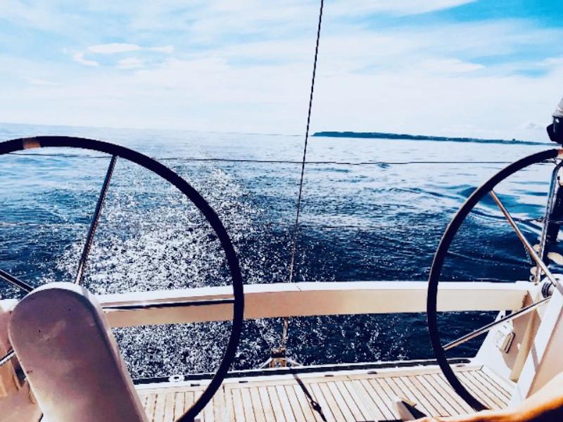 Book yachts online - sailboat - Hanse 375 - Laska - rent