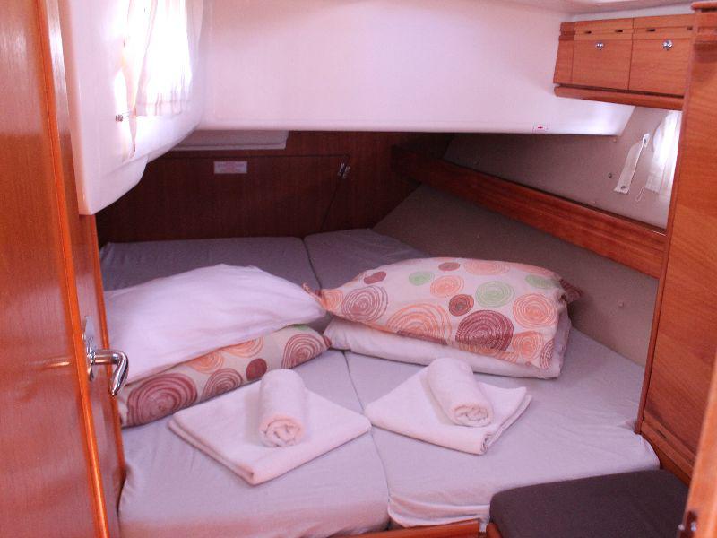 Book yachts online - sailboat - Bavaria 46 Cruiser - cristina - rent