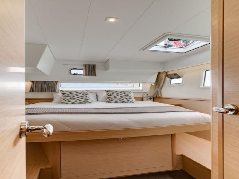 Book yachts online - catamaran - Lagoon 42 - Tethys - A/C &amp; Watermaker &amp; Generator - 4+2 Cabins/4 Heads - rent