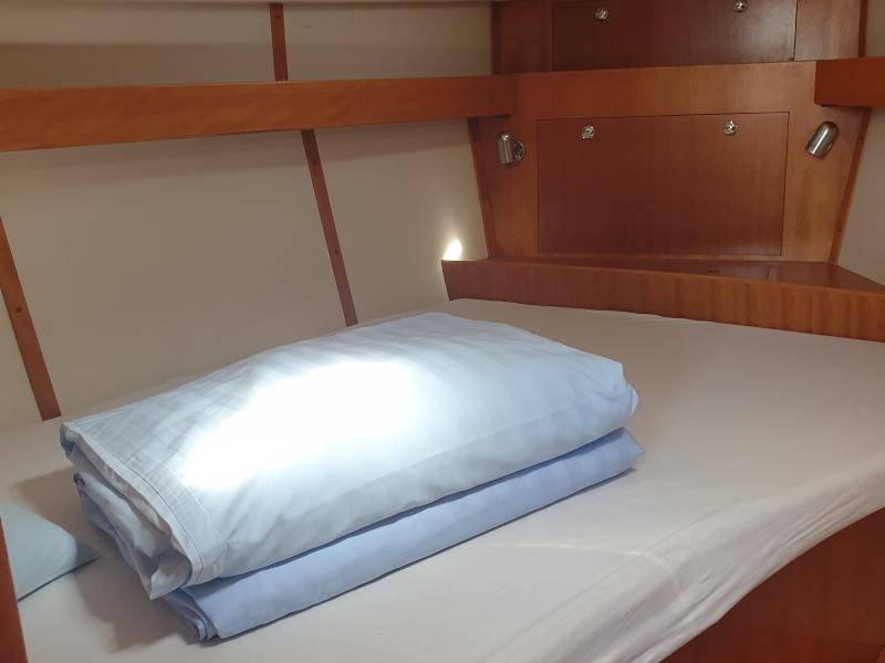 Book yachts online - sailboat - Elan 384 Impression - Kanani - rent