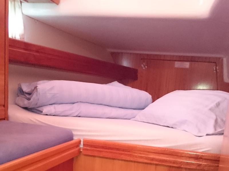 Book yachts online - sailboat - Bavaria 39 Cruiser - Larolau - rent