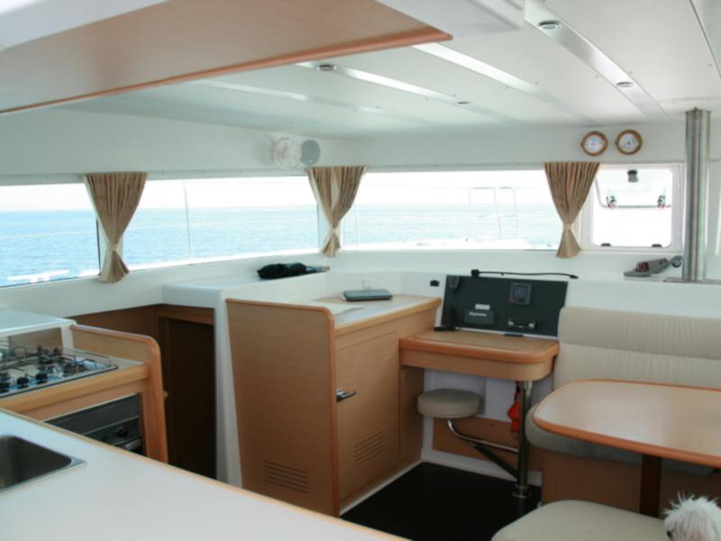 Book yachts online - catamaran - Lagoon 420 - JaJa 4 - rent