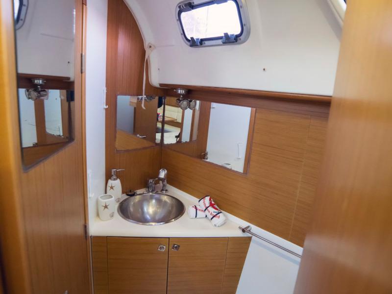 Book yachts online - sailboat - Sun Odyssey 44 i - Eleni (NEW sails 2021) - rent