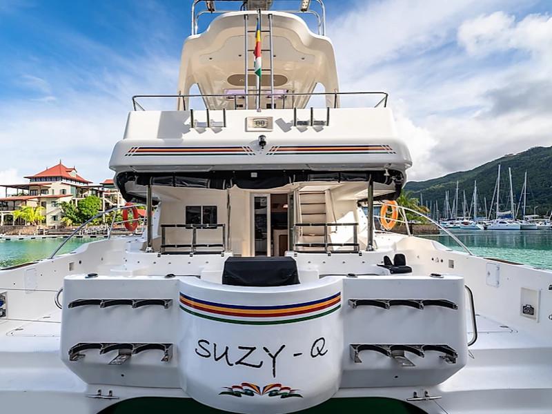 Book yachts online - powercatamaran - Afri-Cat 420 - Suzy Q - rent
