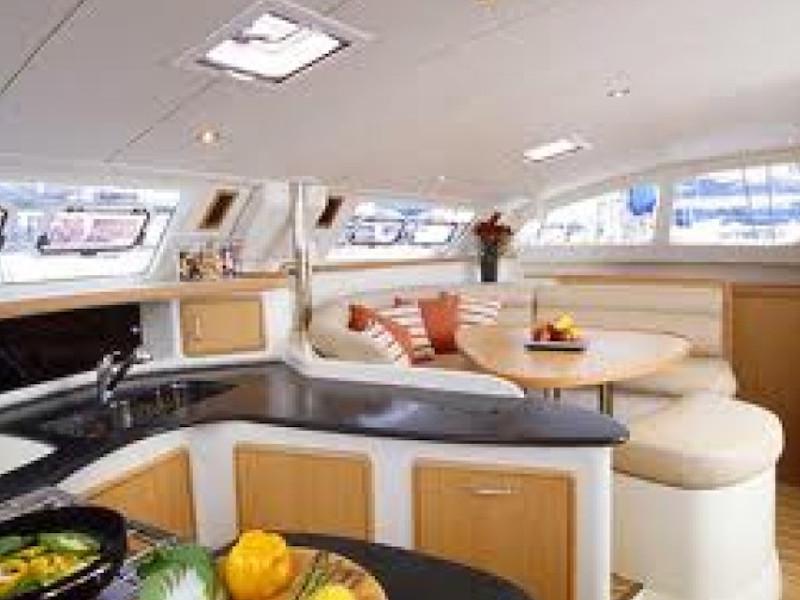Book yachts online - catamaran - Leopard 4300 - Sundowner - rent