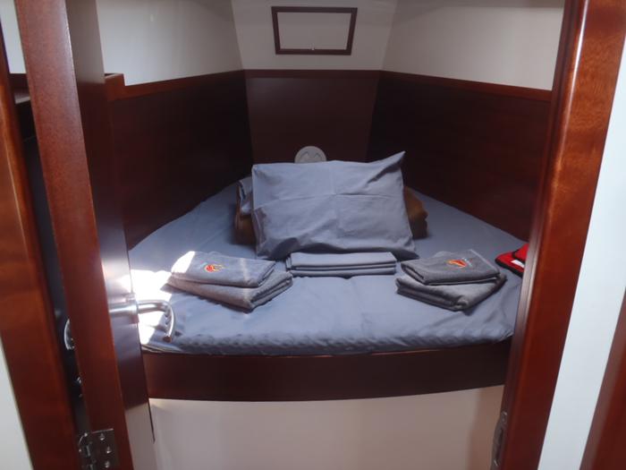 Book yachts online - sailboat - Hanse 375 - Baba Yaga - rent