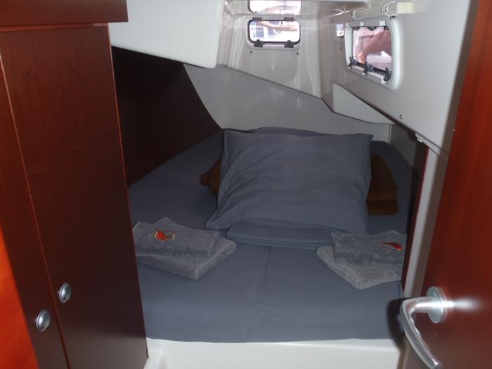 Book yachts online - sailboat - Hanse 375 - Baba Yaga - rent