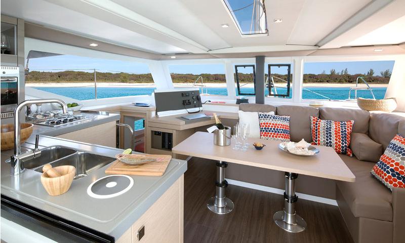 Book yachts online - catamaran - Lucia 40 - Space - rent