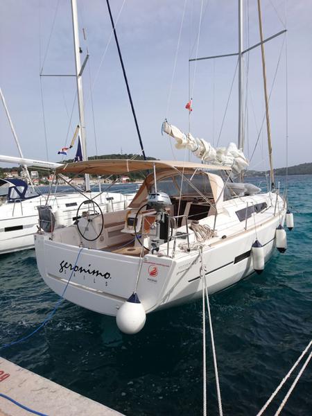 Book yachts online - sailboat - Dufour 410 Grand Large 8 - Geronimo - rent