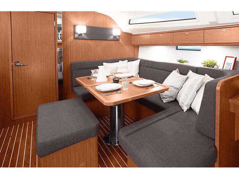 Book yachts online - sailboat - Bavaria Cruiser 41 - CARA MIA - rent