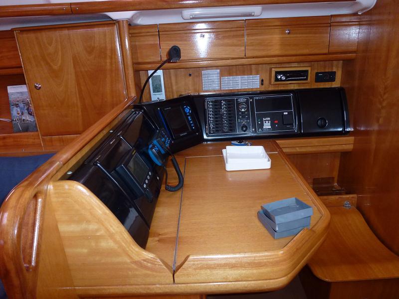 Book yachts online - sailboat - Bavaria 42 - Andiamo - rent