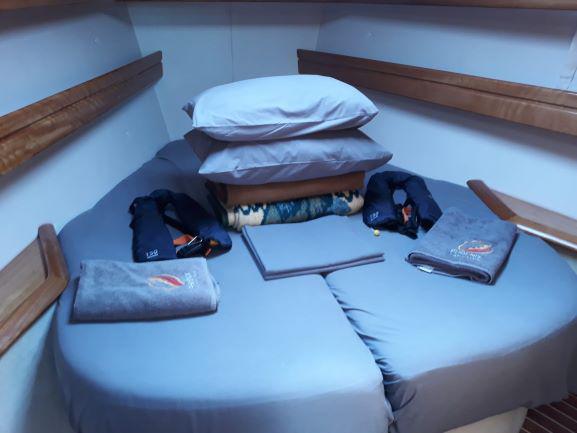 Book yachts online - sailboat - Bavaria 42 - Andiamo - rent