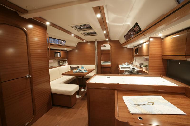 Book yachts online - sailboat - Dufour 405 Grand Large - Ricarda - rent