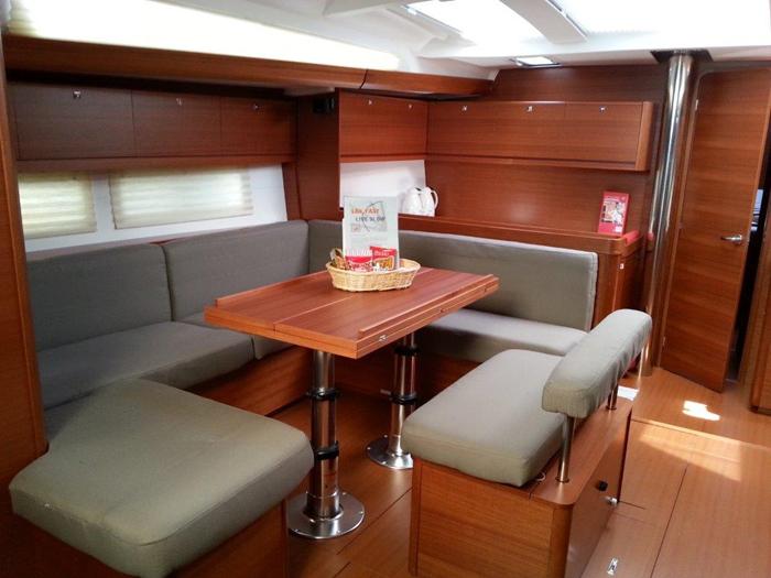 Book yachts online - sailboat - Dufour 500 GL - Maestro - rent