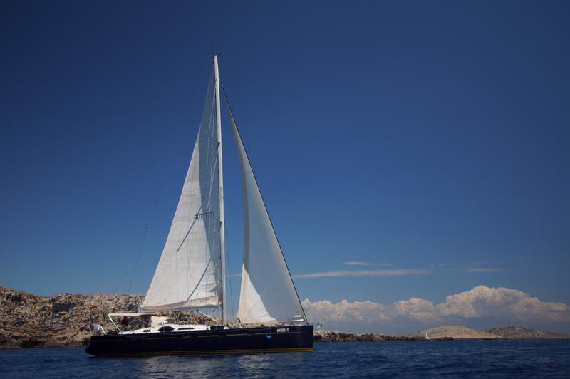 Book yachts online - sailboat - Hanse 531 - Bahia Feliz III - rent