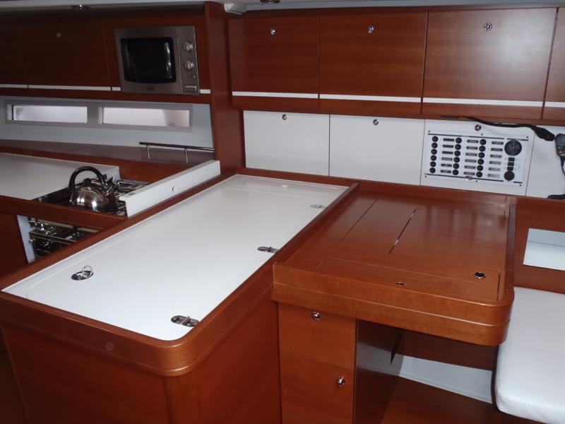 Book yachts online - sailboat - Dufour 445 GL 6 pax - Ambiente V - rent