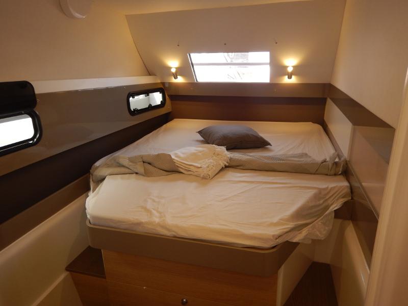 Book yachts online - catamaran - Bali 4.1 - Helena - rent