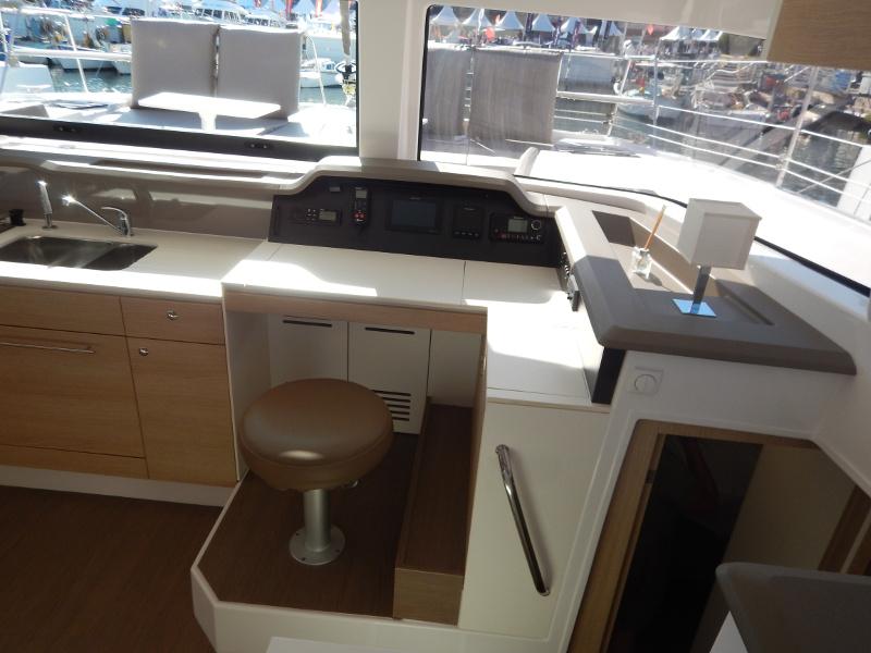 Book yachts online - catamaran - Bali 4.1 - Helena - rent