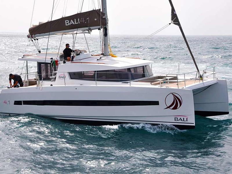Book yachts online - catamaran - Bali 4.1 - Helena - rent